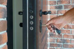 Ouverture de porte claquée ou fermée à clé